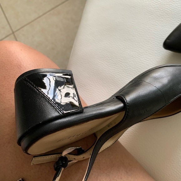 Bettye Muller Black Classic Heels - Picture 2 of 4